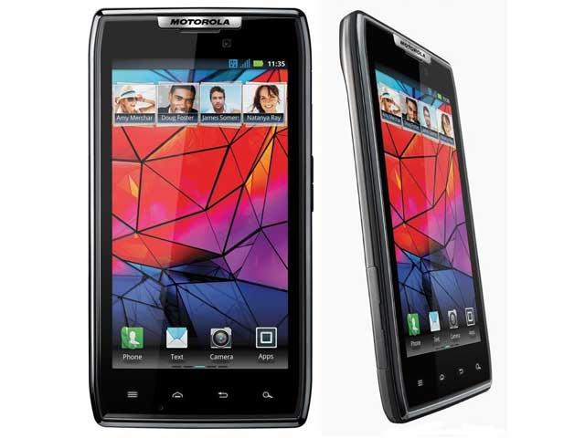 Смартфони Motorola RAZR XT910 16GB, черен цвят